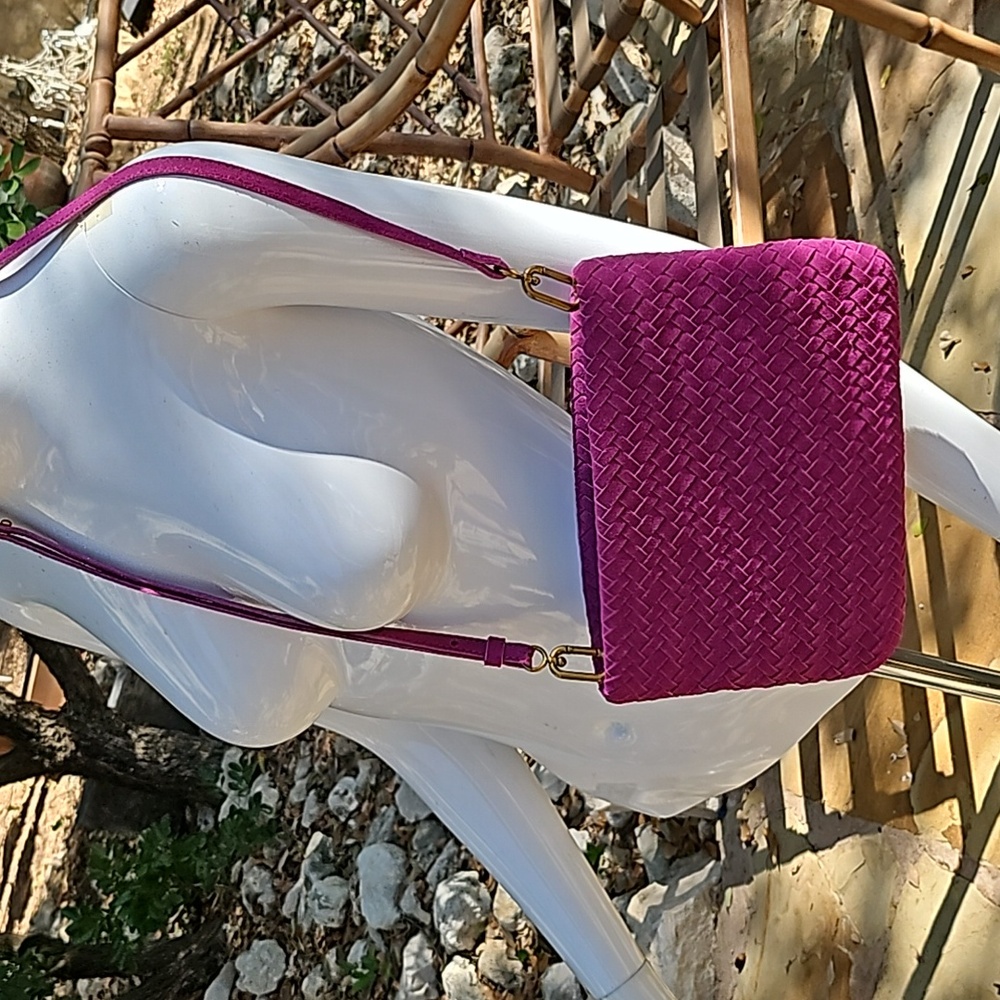 Madewell The Puff Crossbody Bag in Woven Suede-Mulled Wine/Magenta clean unused